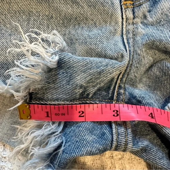 AGOLDE Womens Jaden High Rise Cut Off Shorts 27 Light Wash Destroyed A038-I-811 - Picture 9 of 9